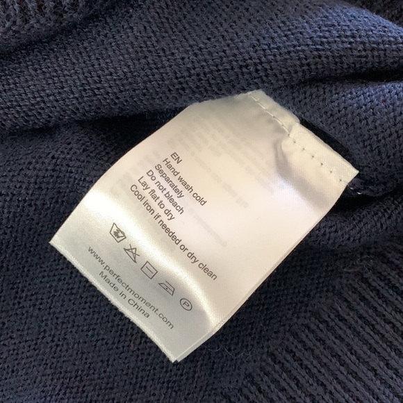 NWT Perfect moment schild ski sweater in navy - Picture 10 of 14